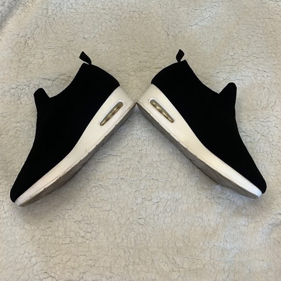 EUC DKNY slip on wedge sneaker shoes - Picture 3 of 16